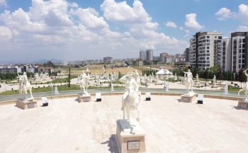 TÜRK TARİH MÜZESİ VE PARKI